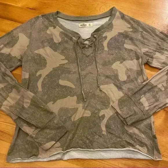 Hollister lace up Camouflage top - Picture 4 of 8